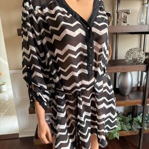 Black gray Chevron Tunic style coverup nwot pure energy 1x 2x gold buttons ls